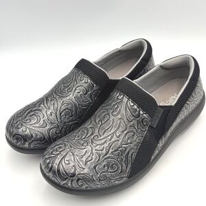 Alegria Duette Iron Silver Black Embossed Scroll Slip On Shoes Womens Size 6